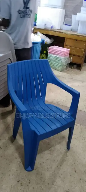 Plastic Chairs Plastic Chairs (Armed)