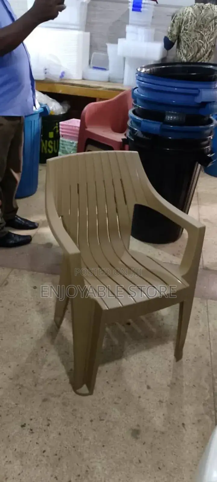 Plastic Chairs Plastic Chairs (Armed)