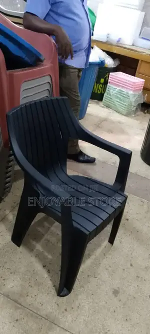 Plastic Chairs Plastic Chairs (Armed)