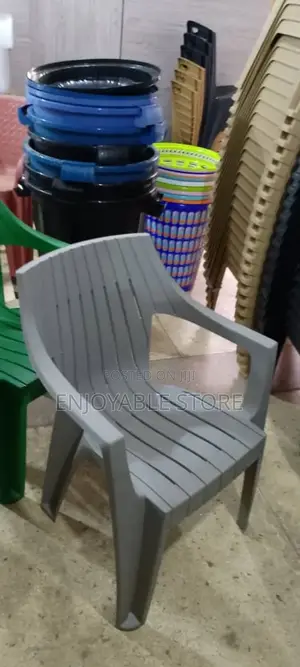 Plastic Chairs Plastic Chairs (Armed)