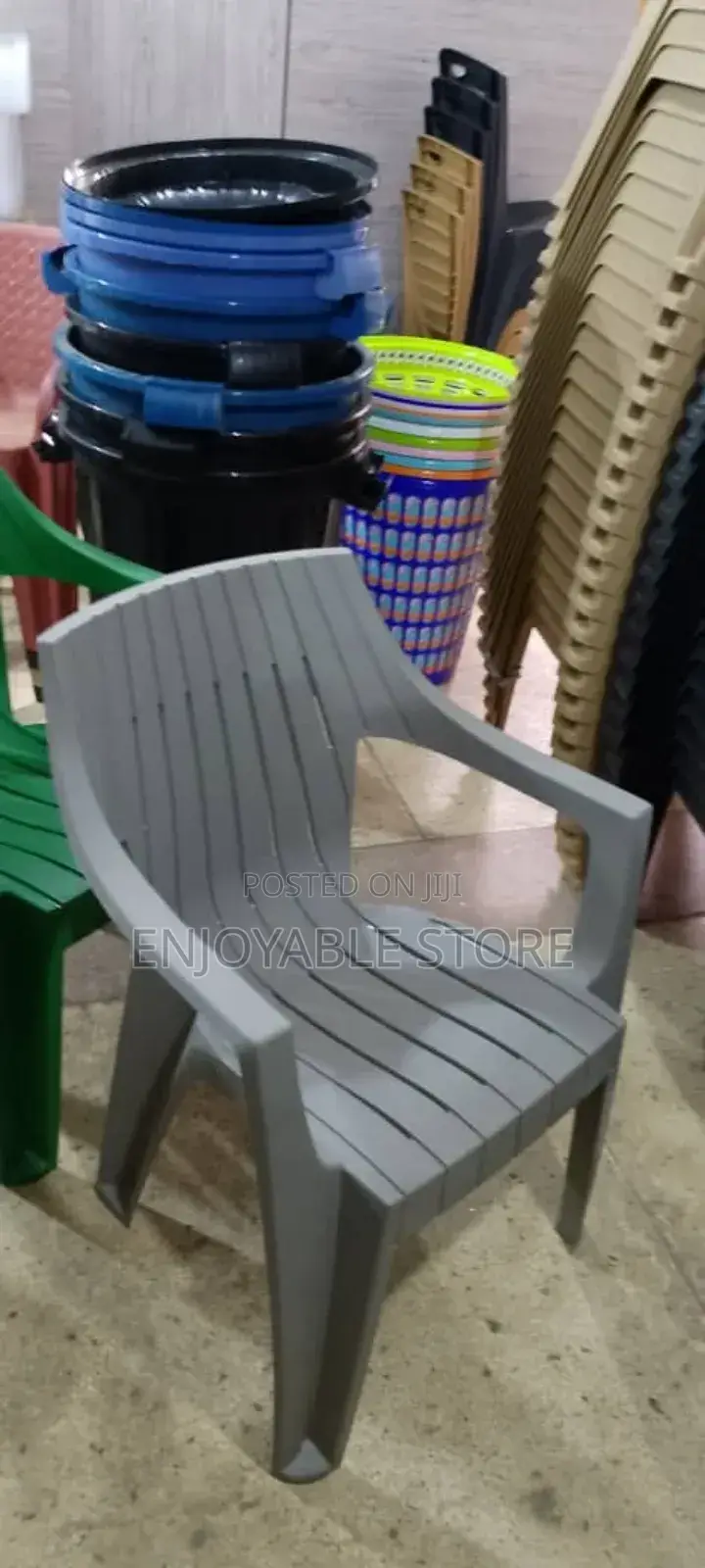 Plastic Chairs Plastic Chairs (Armed)