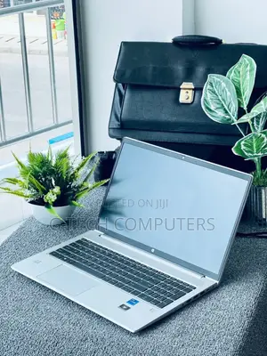 New Laptop HP EliteBook 830 G5 8GB Intel Core I5 SSD 512GB