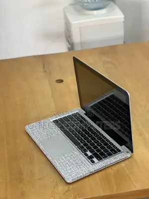 New Laptop Apple MacBook 2012 8GB Intel Core I5 SSD 256GB