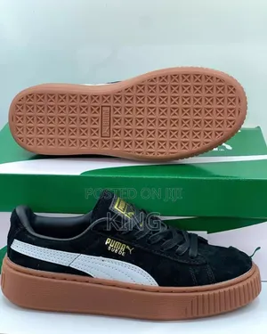 Icon PUMA Suede Platform Black Sneakers