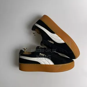 Icon PUMA Suede Platform Black Sneakers