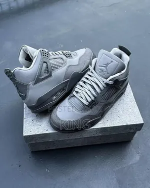 Vogue Air Jordan 4 Retro SE "Wet Cement''