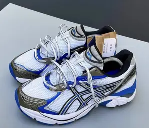 Original Unisex White/Illusion Blue Asics Training Sneakers