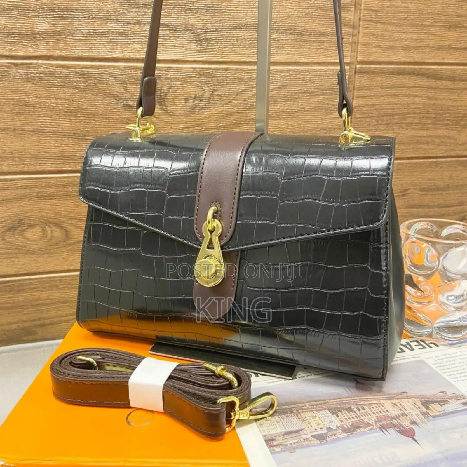 Genial Lock Buckle Handbag