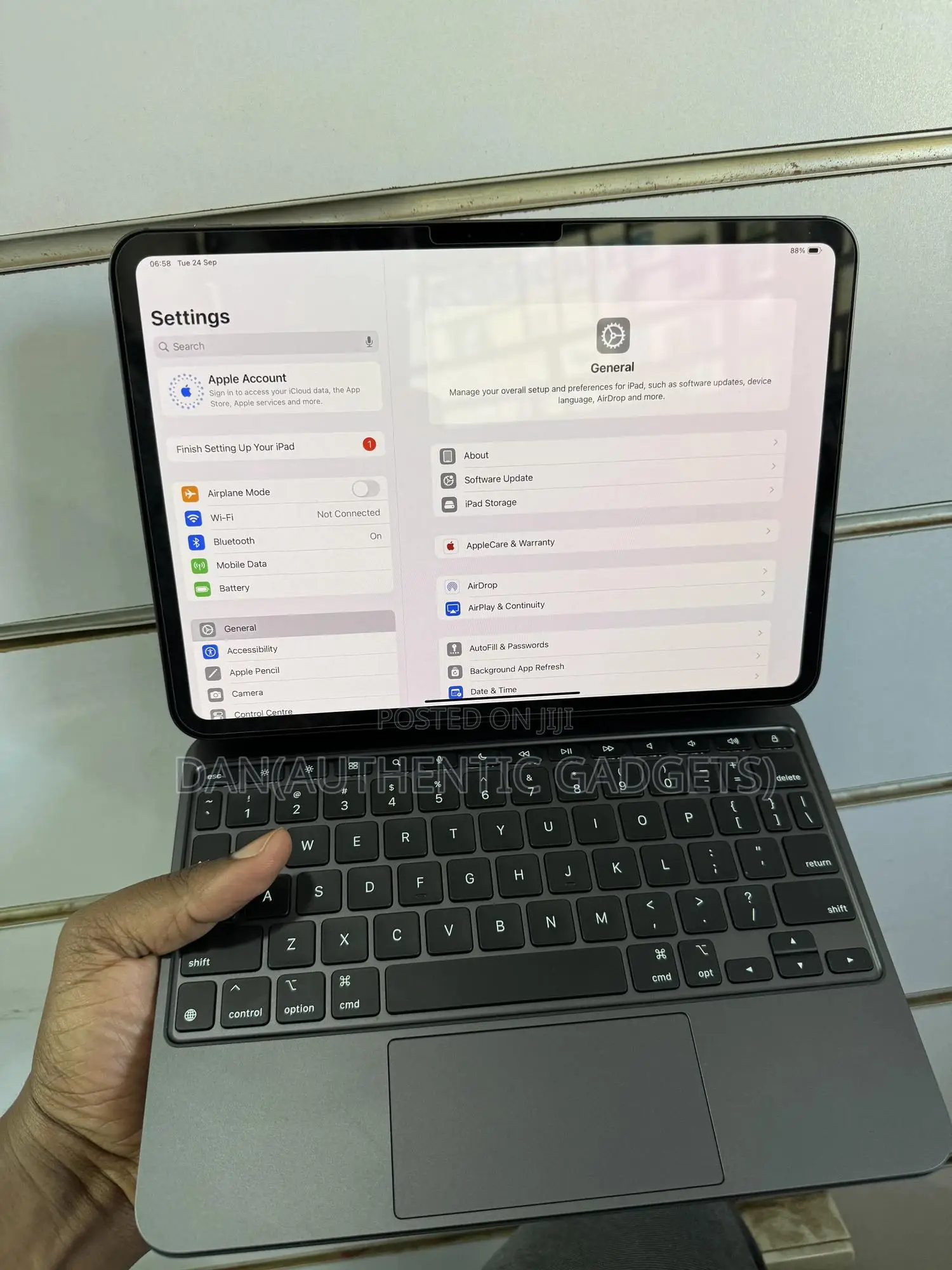 New Apple iPad Pro 11 (2024) 256 GB Gray
