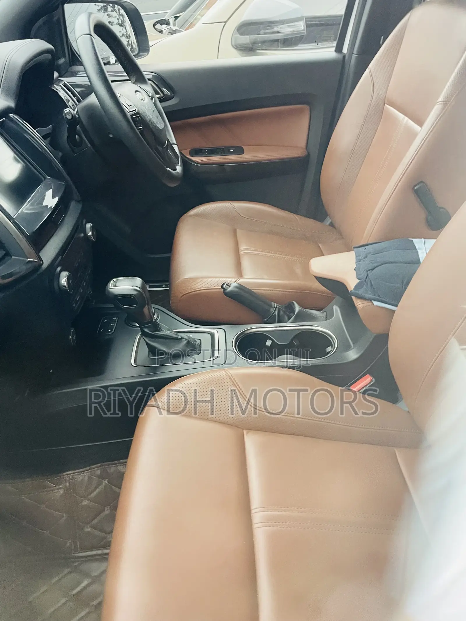 Ford Everest 2018 White