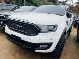 Ford Everest 2018 White