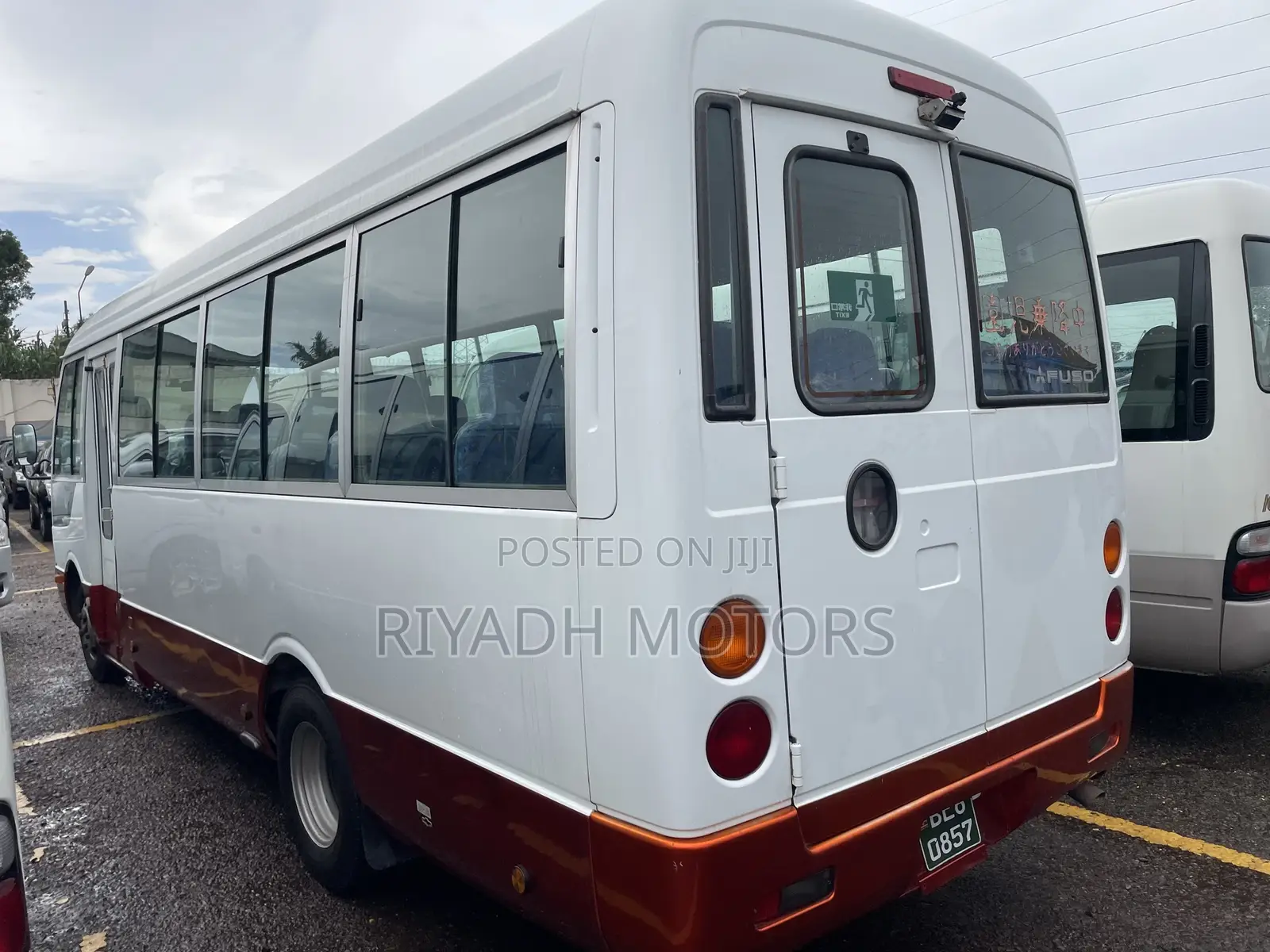Mitsubishi Fuso Rosa 2013 White