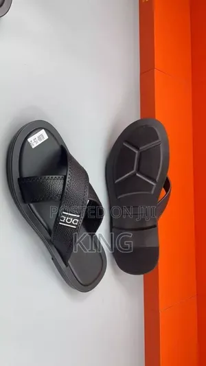 Factual Casual Leather Sandals
