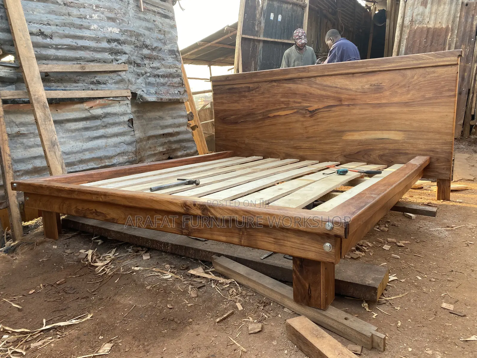Floating Mugavu Bed