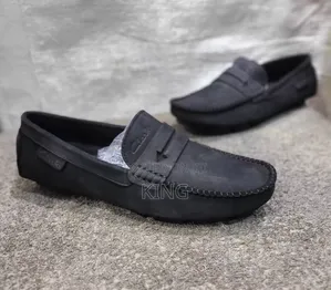 Certified Classic Clarks Moccasins