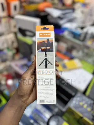 Plokama Live Streaming Bracket / Tripod Selfie Stick Stand