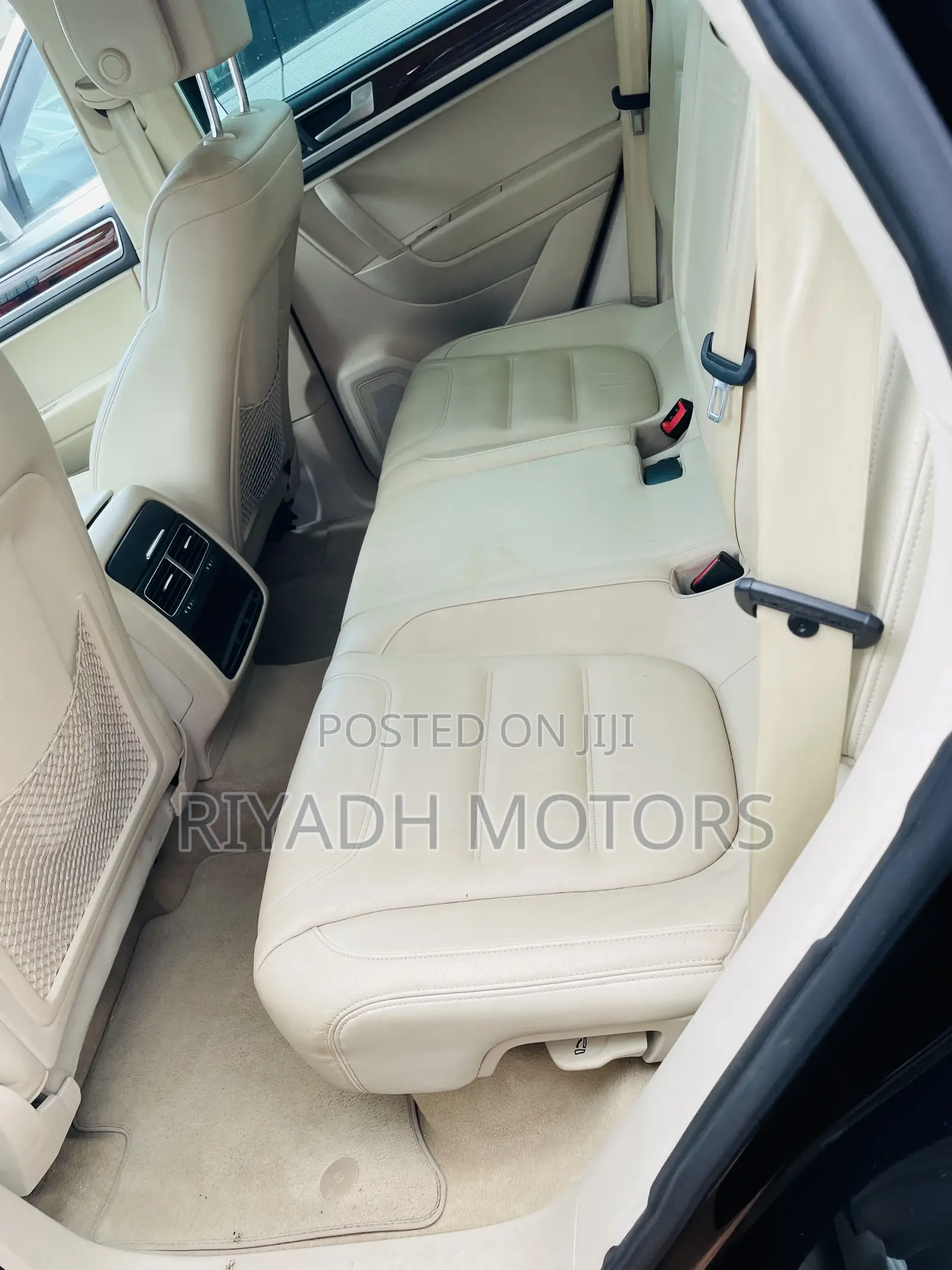 Volkswagen Touareg 2012 Black