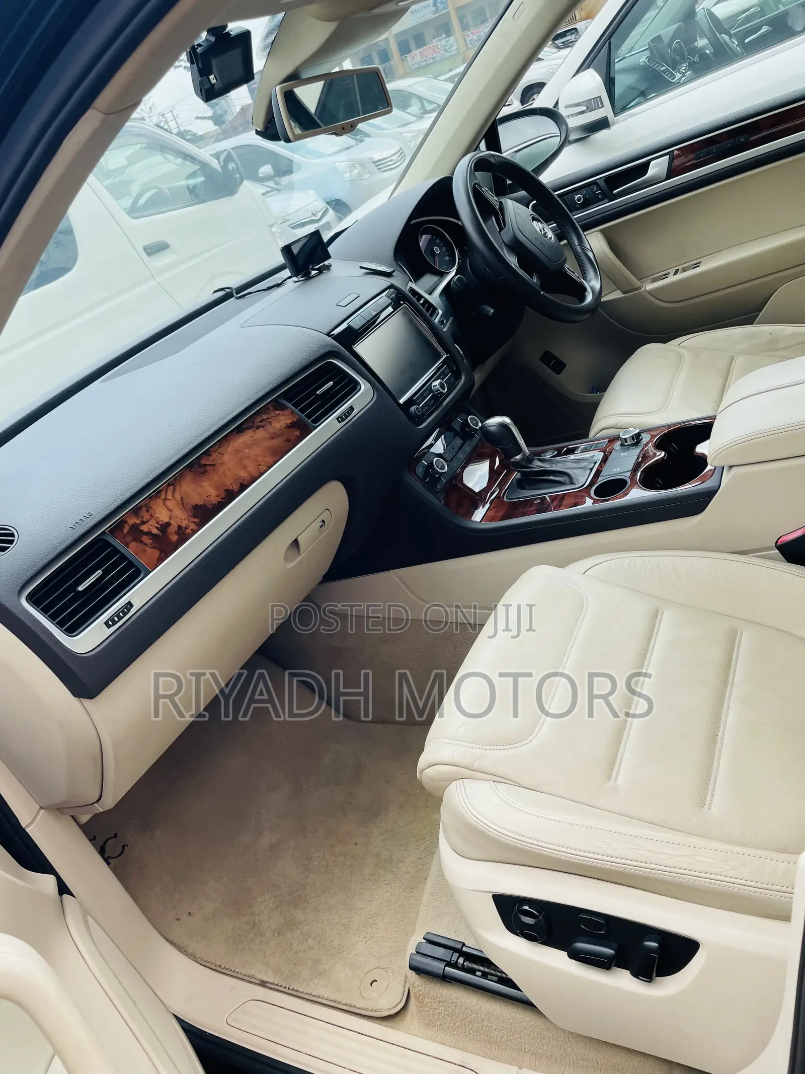 Volkswagen Touareg 2012 Black