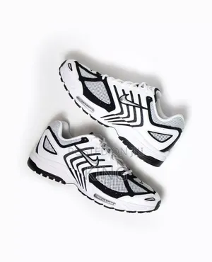 Icon Nike Men's Air Pegasus 2K5 White Sneakers