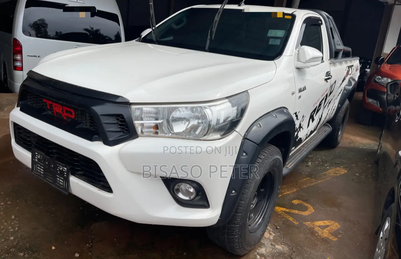Toyota Hilux 2016 White