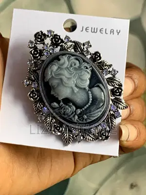 Fashionable Broaches at Great Prices
