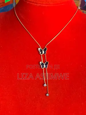 Lady’S Gold Butterfly Necklace Mixed With Black