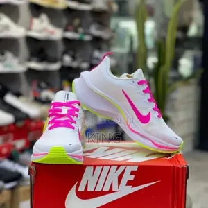 Women's Nike Zoom Smile Sneakers