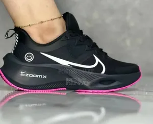 Women's Nike Zoom Smile Sneakers