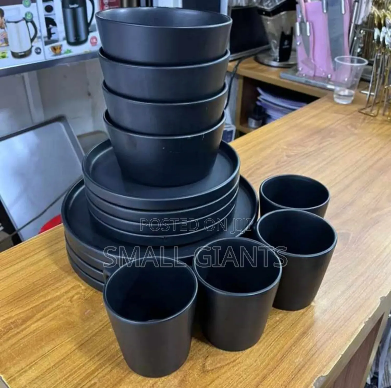 Dinnerware Set, Service for 4, Black