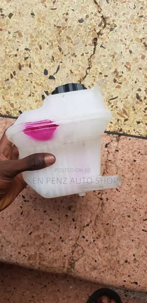 Coolant Reservoir for Nissan Dualis