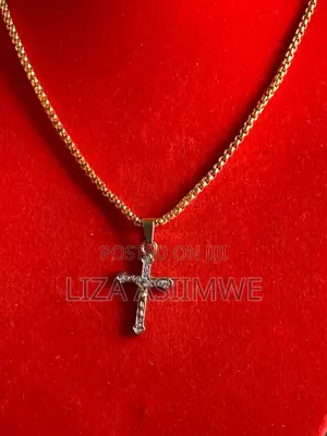 Unisex Gold Necklaces With a Cross Pendant