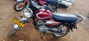 TVS HLX 125 2021 Red