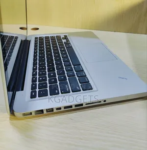 Laptop Apple MacBook Pro 8GB Intel Core I5 HDD+SSD 500GB