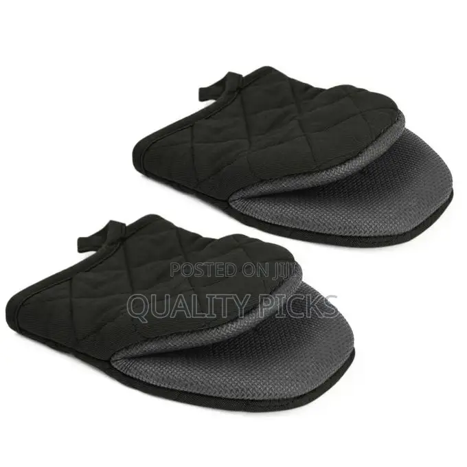Small Oven Mitts Heat Resistant Gloves (Black)