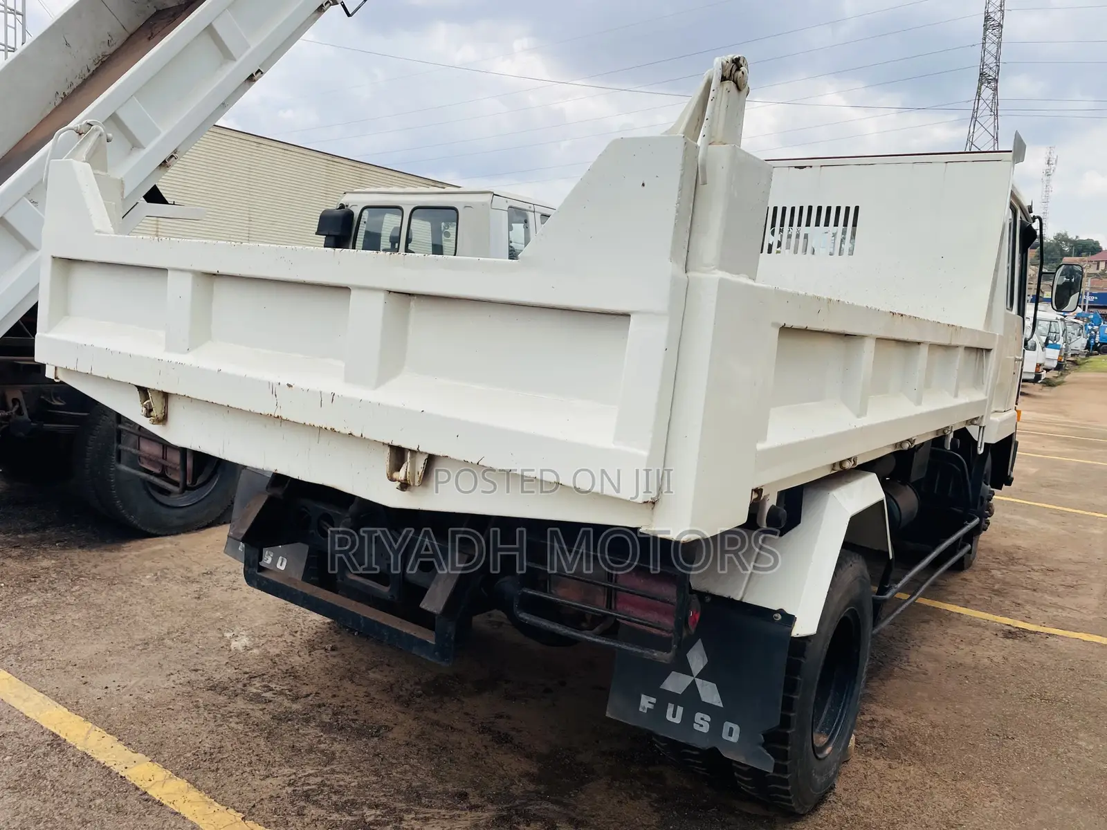 Fuso Tipper
