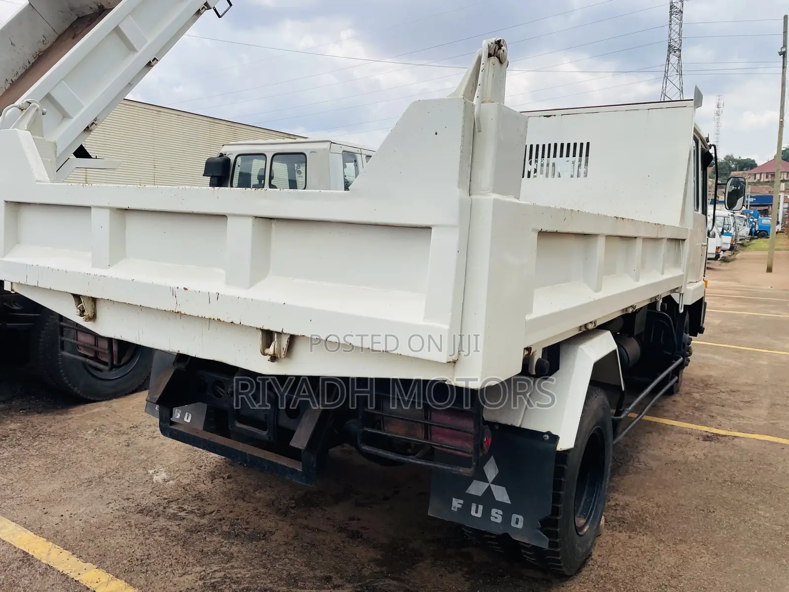 Fuso Tipper
