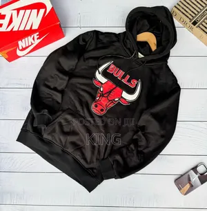 Bulls Black Hoodie Jumper Sweater