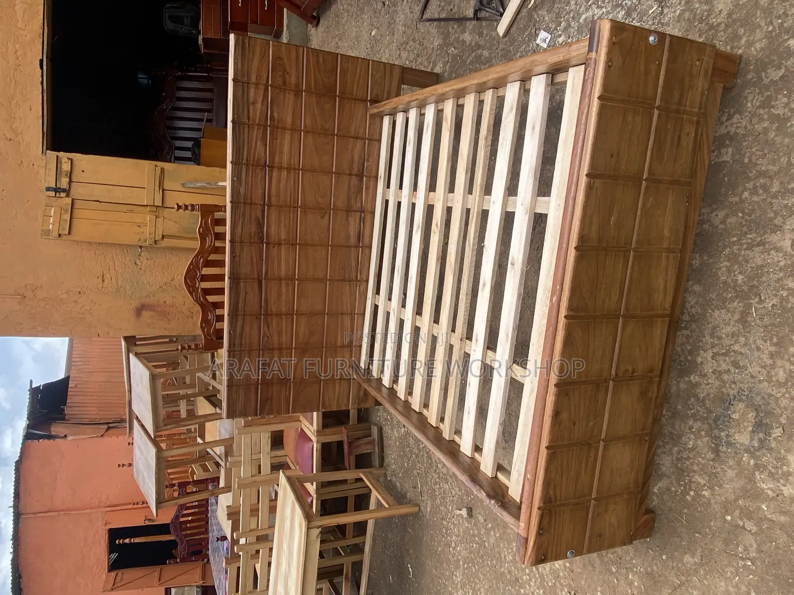 Solid Queen Walnut Tile Bed/ Bed