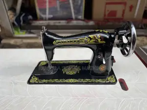 New Singer Sewing Machine With Stand and 3 Year Warranty