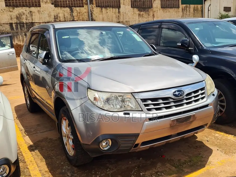 Subaru Forester 2011 Gray