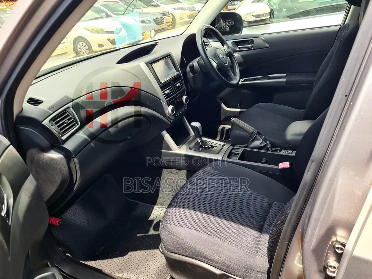 Subaru Forester 2011 Gray