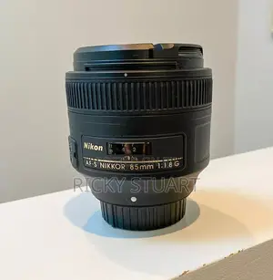 Nikon 85mm Lens F1.8G