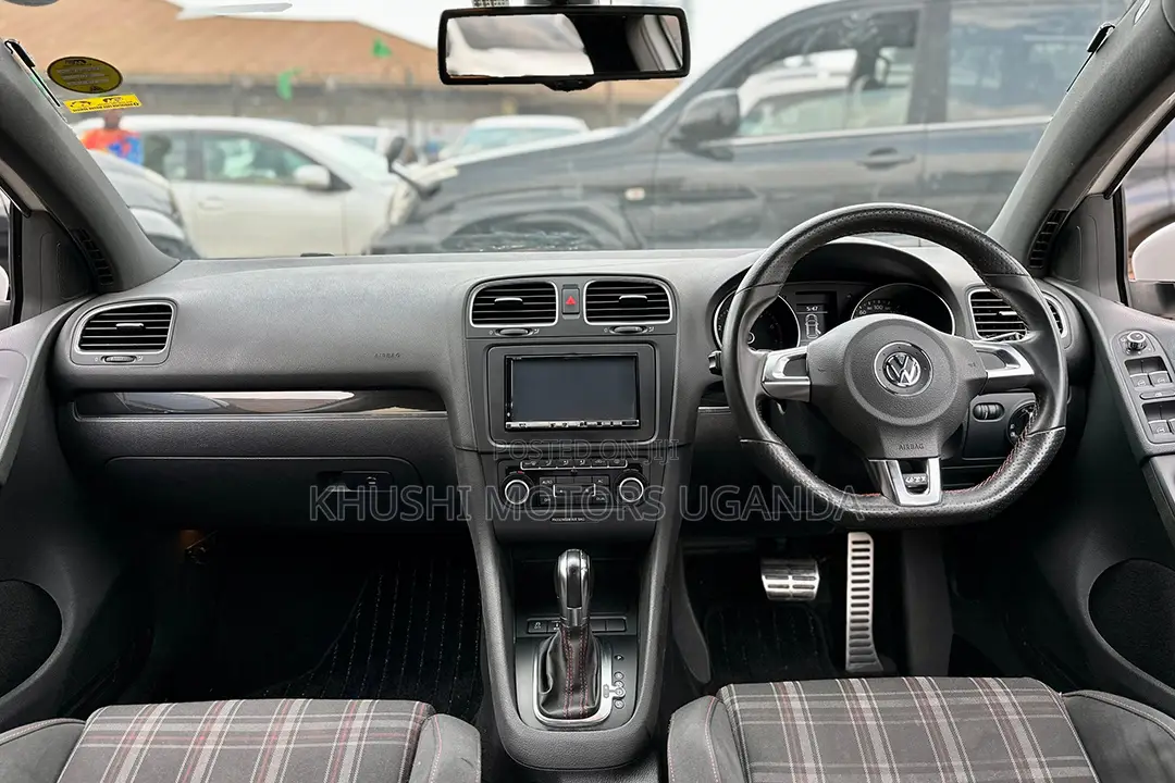 Volkswagen Golf 2011 White