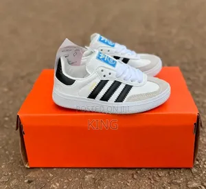 Kids Sneakers. Adidas Samba Black and White