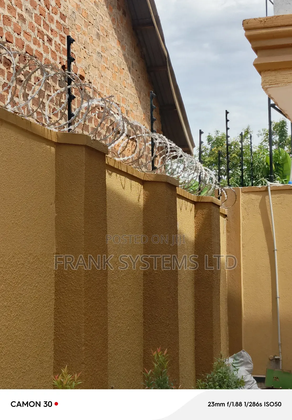 Electric Fence. 7lines