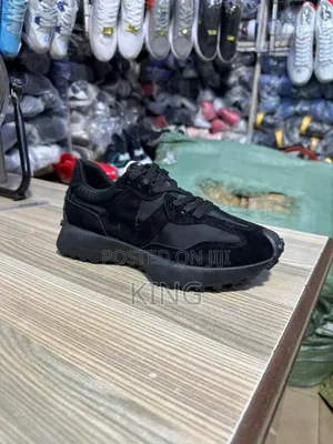 New Balance 327 Triple Black