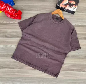 Smooth Round Collar T-Shirt