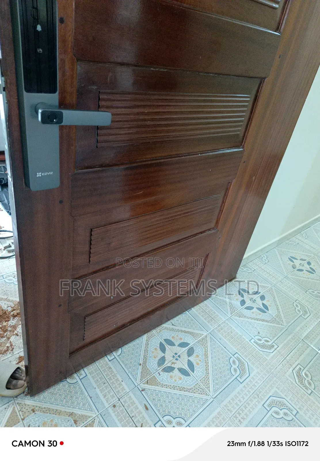 SMART DOOR Locks (Ezvis)