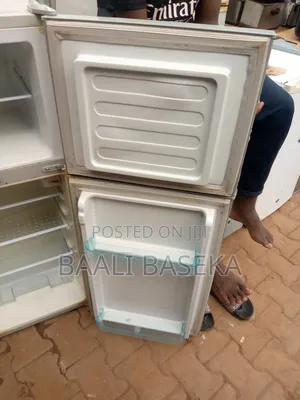 Fridge/Two Doors/Used Ice Cool