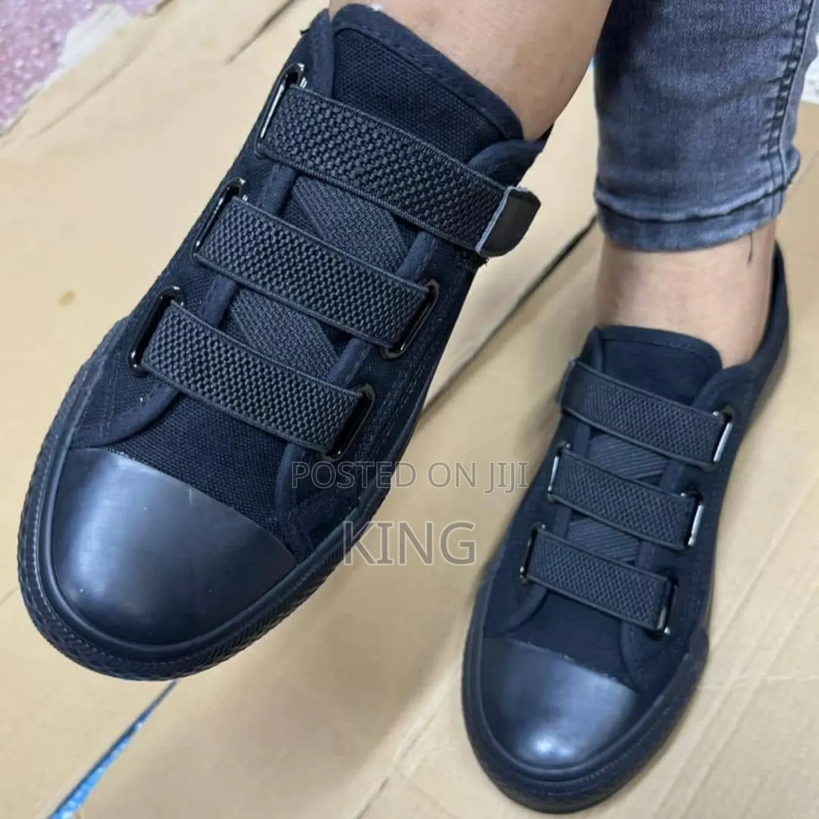 Valid Women Sneakers